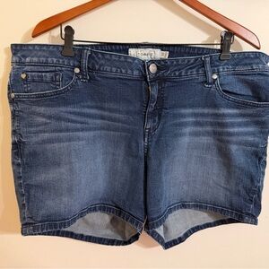 Torrid Dark Blue Jean Shorts size 20